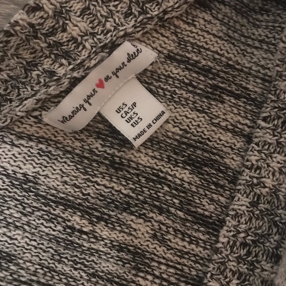 WEARING YOUR HEART ON YOUR SLEEVE Open Front Knit Batwing Cocoon Sweater - Picture 5 of 9